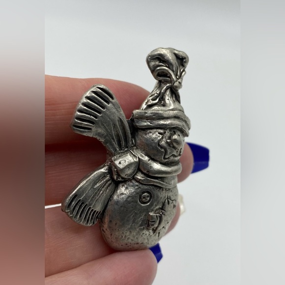 Pewter Snowman Brooch Engraved APP 97 Adorable & Whimsical - Picture 6 of 7